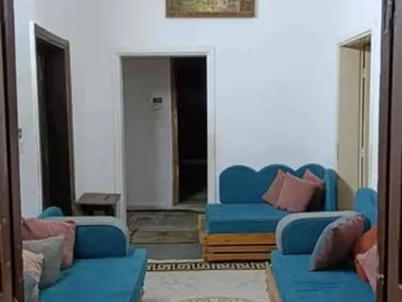 بيت مستقل مع حديقه للبيع - مقابل حديقه زين